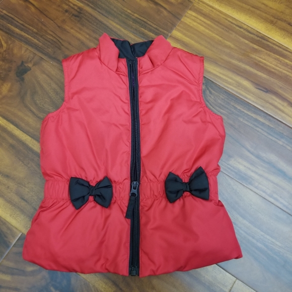 J. Khaki Girls Red and Black with Bows Puffer Vest Size 2 Toddler - Picture 1 of 4